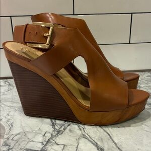MICHAEL Michael Kors Brown Leather Wedge platform Sandals Gold Buckle 11m